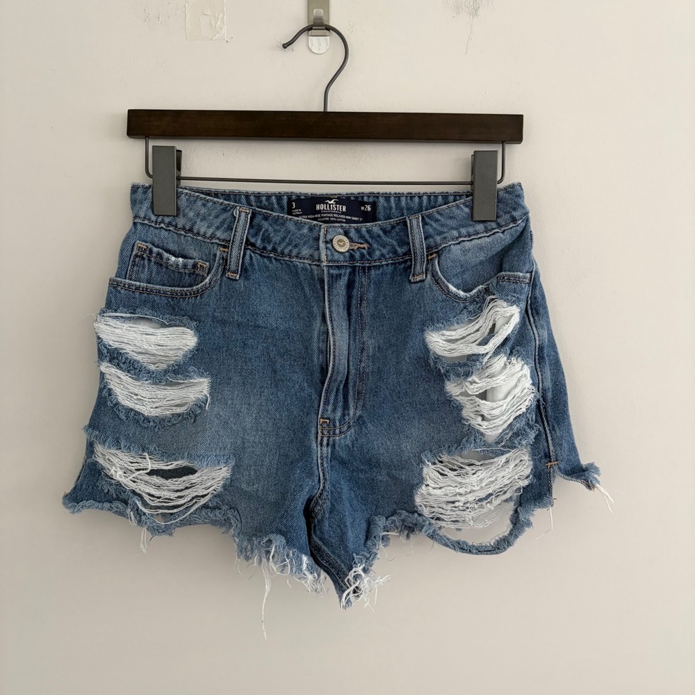 Hollister Ultra High-Rise Vintage Relaxed Mom Shorts 3 W26 Distressed Denim